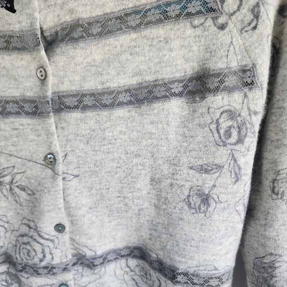 Adrienne Vittadini Angora wool blend short button up cardigan sz medium - Picture 8 of 10